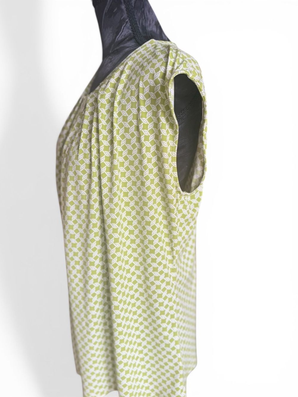 Liz Claiborne Petite XL Green Geometric Print Pleated Blouse Cap Sleeve - Picture 3 of 7